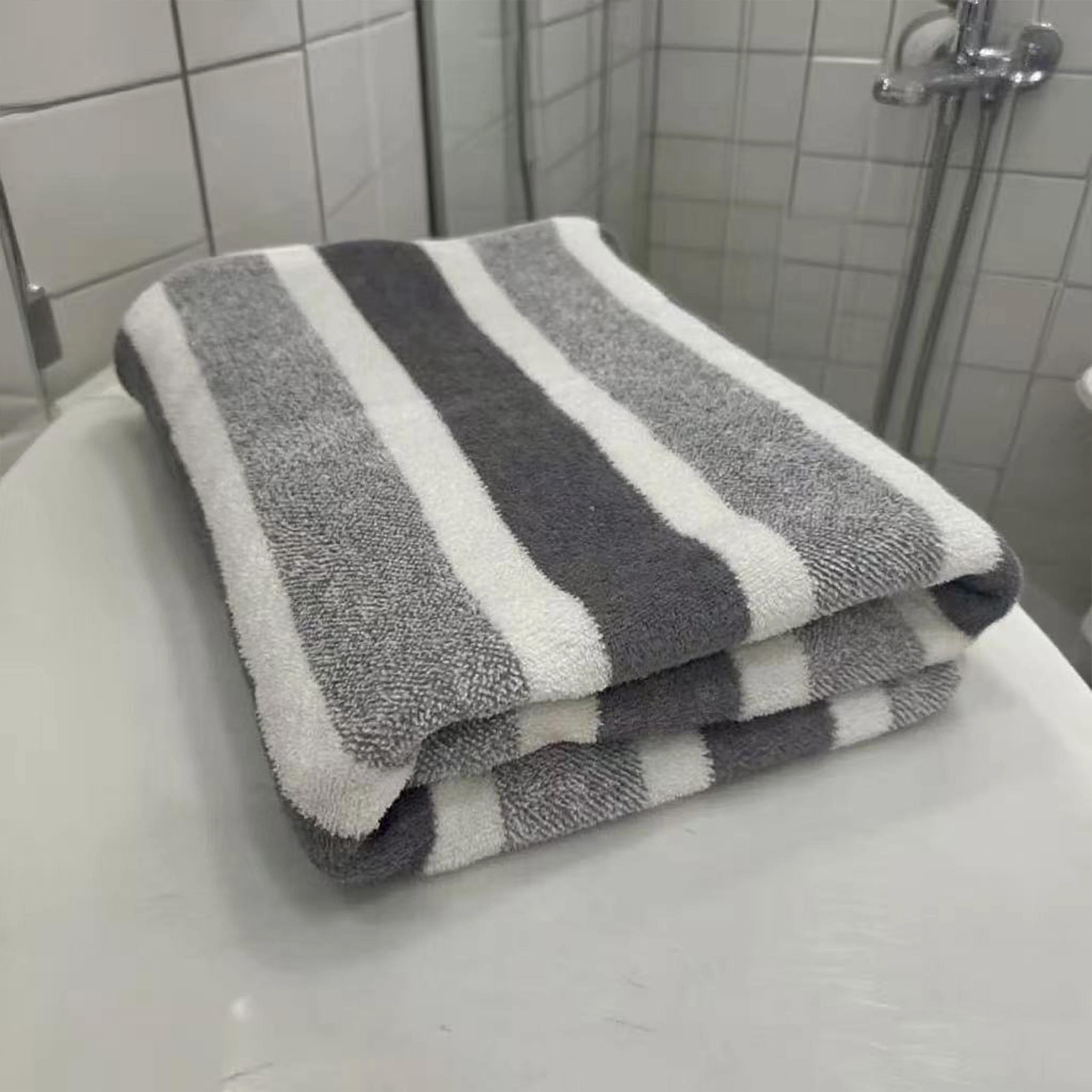 1-pack thick bath towel, strong water absorption and quick drying, non shedding, durable - very suitable for families, beaches, - Image 4