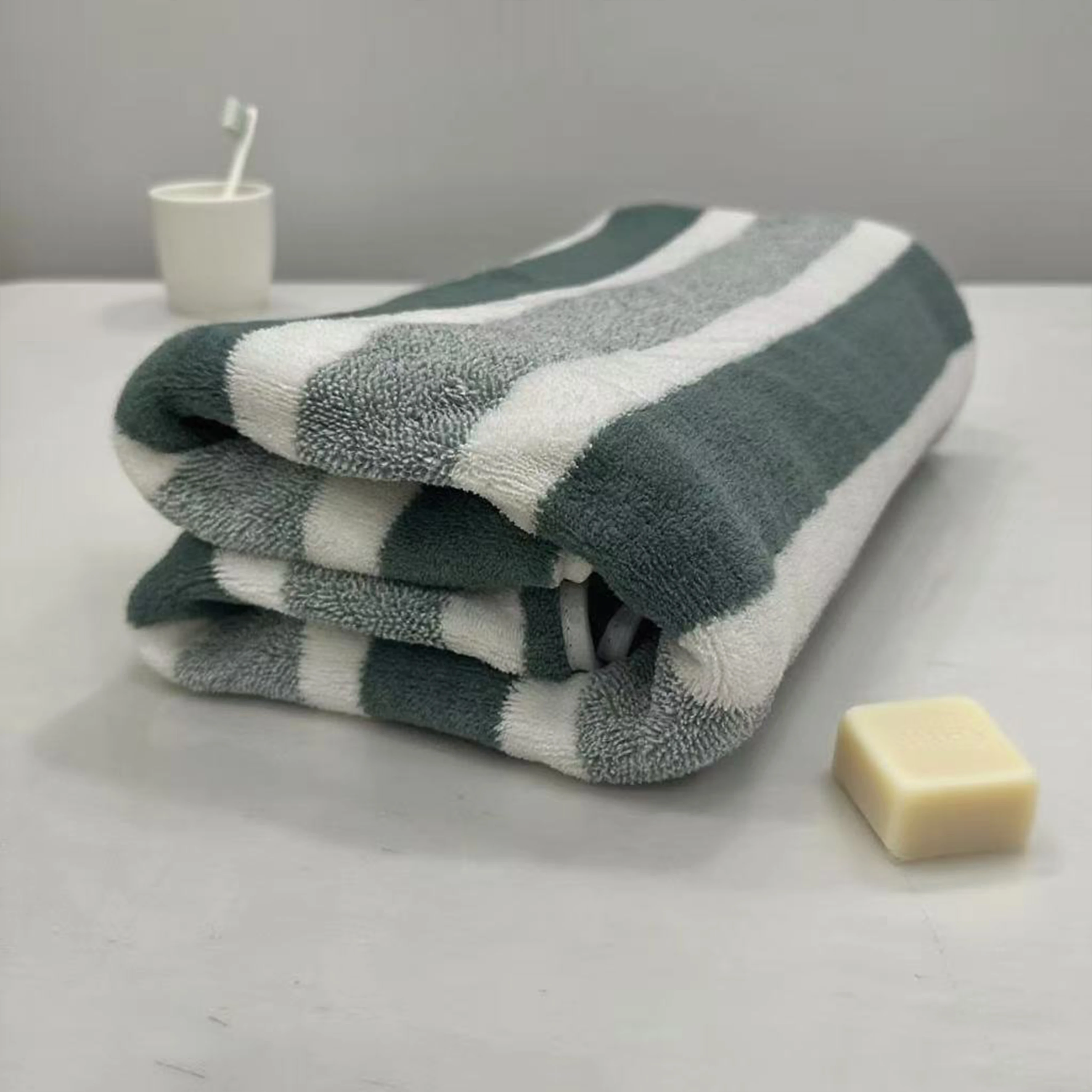1-pack thick bath towel, strong water absorption and quick drying, non shedding, durable - very suitable for families, beaches, - Image 5