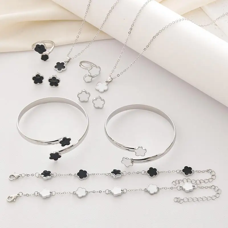 5pcs Lucky Five-petal Flower Women's Jewelry Set, Fashion Flower Bracelet + Necklace + Earrings + Bracelet + Ring Set, Birthday - Image 3
