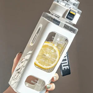 1 piece white 700ml sports water bottle, portable sippy cup. Suitable for outdoor, sports, cycling and carrying!